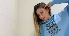 Şeyma Subaşı, 'erkek arkadaşımın malıyım' yazılı tişörtle poz verdi