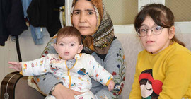 Doğuştan burunsuz dünyaya geldiler: Kızlarım nefes alsın