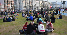 İzmir için uyarı: 'Vaka sayıları korkutucu düzeye gelecek'