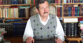 Yazar Erol Toy hayatını kaybetti