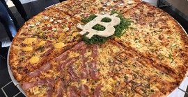 Bitcoin hızla yükselince iki pizzaya 613 milyon dolar ödemiş oldu