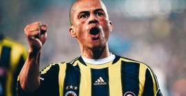 Alex De Souza teknik direktör olarak dönüyor