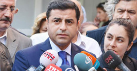 Demirtaş: İktidar parlamenter sisteme dönmek için muhalefetle pazarlık yapıyor