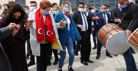 Akşener, Yüksekova’da halay çekti: Seçmen, velinimet olmaktan çıktı