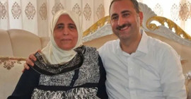 Adalet Bakanı Gül'ün annesi Covid 19 nedeniyle hayatını kaybetti