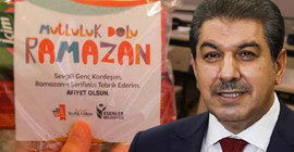AKP'li Göksu, Bilim Kurulu tarafından yasaklanan kumanyaları çocuklara dağıttı