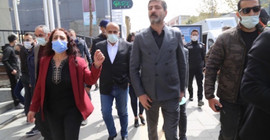 HDP'li vekiller 'yasaklara' karşı yürüdü: Sokaklar bizim