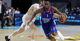 Real Madrid, Anadolu Efes'i 80-76 yendi ve seriyi 2-1'e getirdi