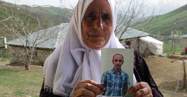 'HDP önünde eylem yap' baskısına yanıt: Oğlumu HDP'den değil devletten istiyorum