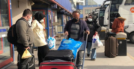 Tam kapanma öncesi otogarlara akın edildi, trafik yoğunlaştı