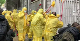 İspanya'da taraftarlar aşırı sağcı liderlerin gittiği stadı dezenfektan ile temizledi