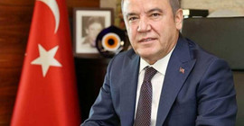 Antalya Büyükşehir Belediye Başkanı Böcek'ten alkol yasağına karşı 'turizm kentiyiz' şerhi