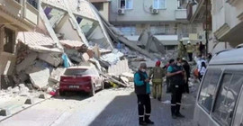 Zeytinburnu'nda bir bina çöktü