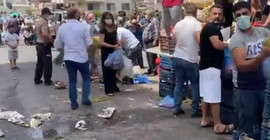 Yoksulluk artıyor: 40 yıllık esnaf 20 ton malzemeyi protesto için dağıttı, binlerce insan kuyruk oluşturdu