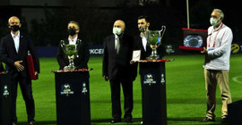 İki kadın sporcuya yedi saat boyunca şiddet uyguladığı iddia edilen antrenöre ödül