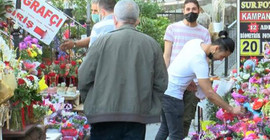 Çiçekçilerde Anneler Günü eski günlere özlemle geçiyor