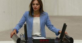 Gamze Akkuş İlgezdi: Aşı sıkıntısının sebebi 128 milyar dolar mı?