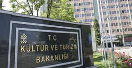 'Aşılıyım' videosuyla tepki çeken Kültür Bakanlığı'nda bu kez de 'ses sistemi yolsuzluğu' iddiası