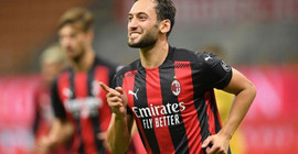 Hakan Çalhanoğlu'nun Juventus'a transfer olacağı iddia edildi