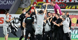 Süper Lig'de 16'ncı şampiyonluğuna ulaştı, Beşiktaş kasasını da doldurdu