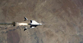 Uzay turizmi şirketi Virgin Galactic ikinci uçuş testini başarıyla tamamladı