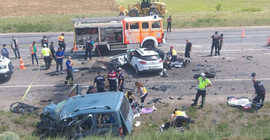 Sivas'ta iki araç çarpıştı: 9 kişi hayatını kaybetti