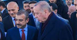 Bloomberg: Kavcoğlu'nun faiz indiriminde Erdoğan'a direnmesi zorlaştı