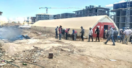 İşçilerin yemek yediği alanda çöp yakılıyor