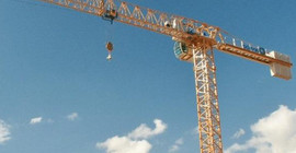 Vinçten düşen malzemenin altında kalan işçi yaşamını yitirdi