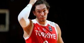 Cedi Osman, tepkiler nedeniyle sosyal medya hesaplarını kapattı
