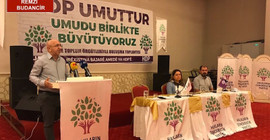 Önlü: Saray bloku karşısındaki blok hala inandırıcı değil