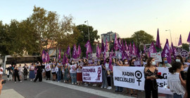 Kadıköy'de kadınlar Azra Gülendam için sokağa çıktı