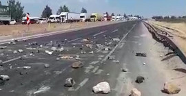 Urfa'da çiftçiler elektrik kesintileri nedeniyle yolu kapattı