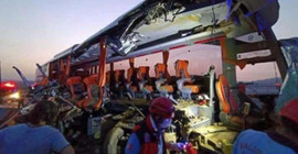 Soma'da TIR otobüse çarptı: 9 kişi hayatını kaybetti, 30 kişi yaralı