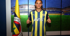 Fenerbahçe, Emir Ortakaya'yı renklerine bağladı