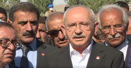 Kılıçdaroğlu, Van'ın Başkale ilçesinde selden etkilenen yurttaşları ziyaret etti
