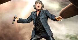 Iron Maiden solisti Bruce Dickinson Covid-19'a yakalandı