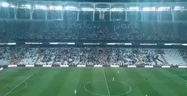 Altındağ'daki ırkçı saldırının ardından Beşiktaş tribünlerinde göçmen karşıtı slogan