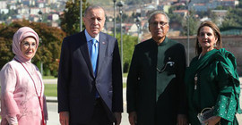Cumhurbaşkanı Erdoğan, Pakistan Cumhurbaşkanı Arif Alvi ile görüştü.
