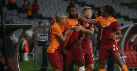 Galatasaray evinde ama stadında değil
