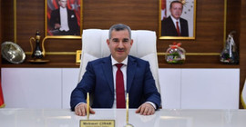 Gri pasaport skandalıyla gündeme gelen AKP’li başkan 950 bin liraya ekrana çıkacak