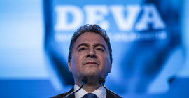 Babacan: Kendine güvenen insanlar yüce divanda aklanmayı tercih ederdi
