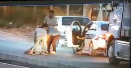 Köpeğe çarptı, ölüme terk etti