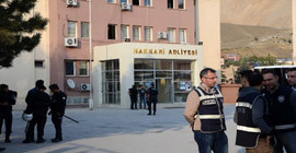 Tutuklama gerekçesi: İki ülke sınırına yakın olma