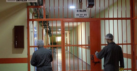 Hak ihlalleri ve intiharlarla gündeme gelen cezaevinde ziyaretçi arama odalarına kamera yerleştirildi