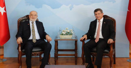 Karamollaoğlu ve Davutoğlu'ndan ortak basın toplantısı