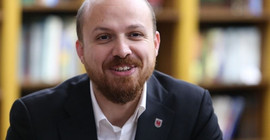 Hüda Kaya'dan 'Biz at üstünde yükselmişiz' diyen Bilal Erdoğan'a babasının fotosuyla cevap