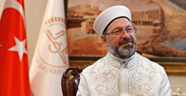 İzmirli kadınlar Diyanet Başkanı Erbaş'ı protesto etti