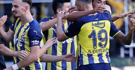 Fenerbahçe zirveyi bırakmadı