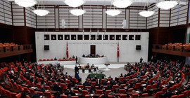 HDP'li Beştaş: Mecliste Arap, Rus, Fransız, İngiliz var mı bilmiyorum ama Kürtçe çeviri yok